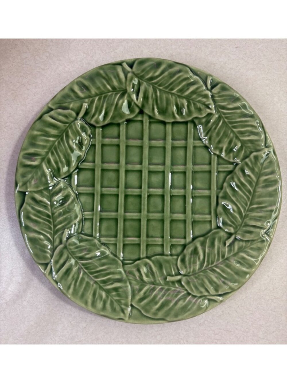 Bordallo Pinheiro Green Leaf Lattice Salad Plate 8 inch